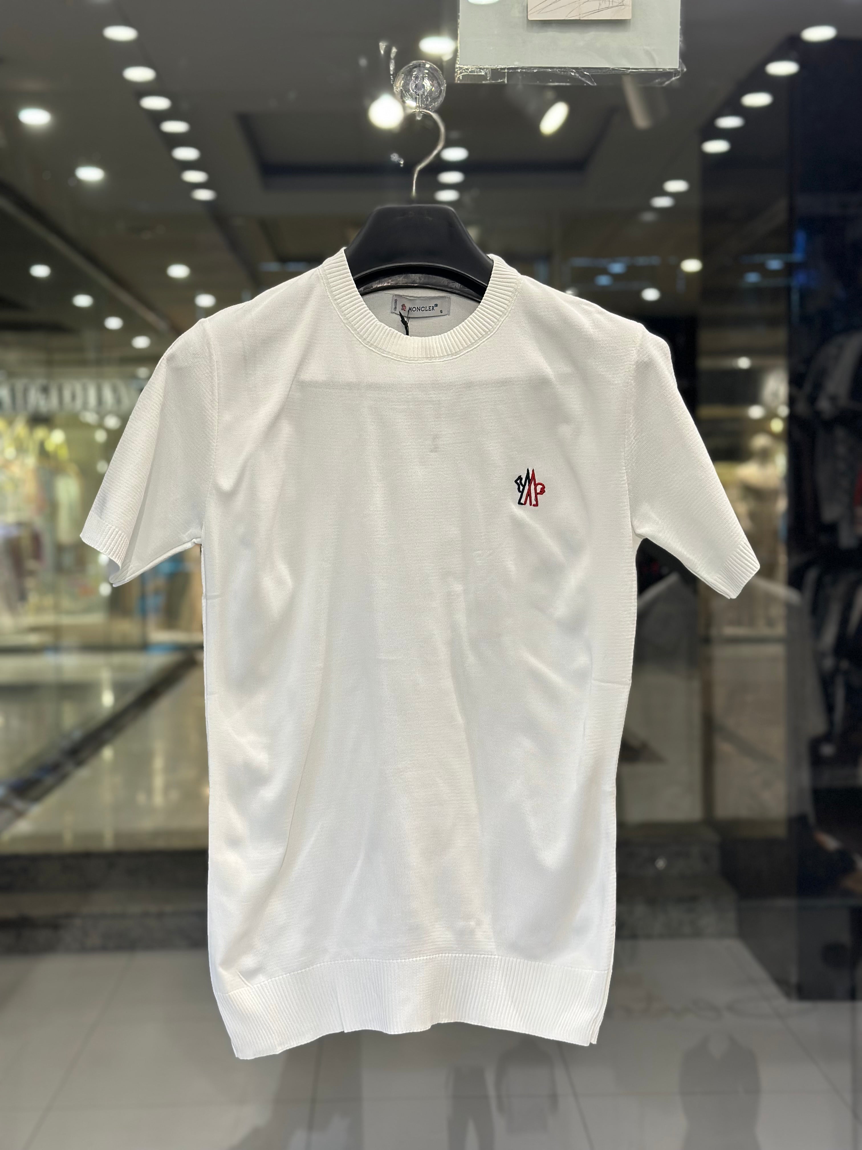 IMG_0520_7393bcb4-5905-4e91-98c5-363dbb782e6e Moncler Men's White Cotton Knit T-Shirt With Logo Patch