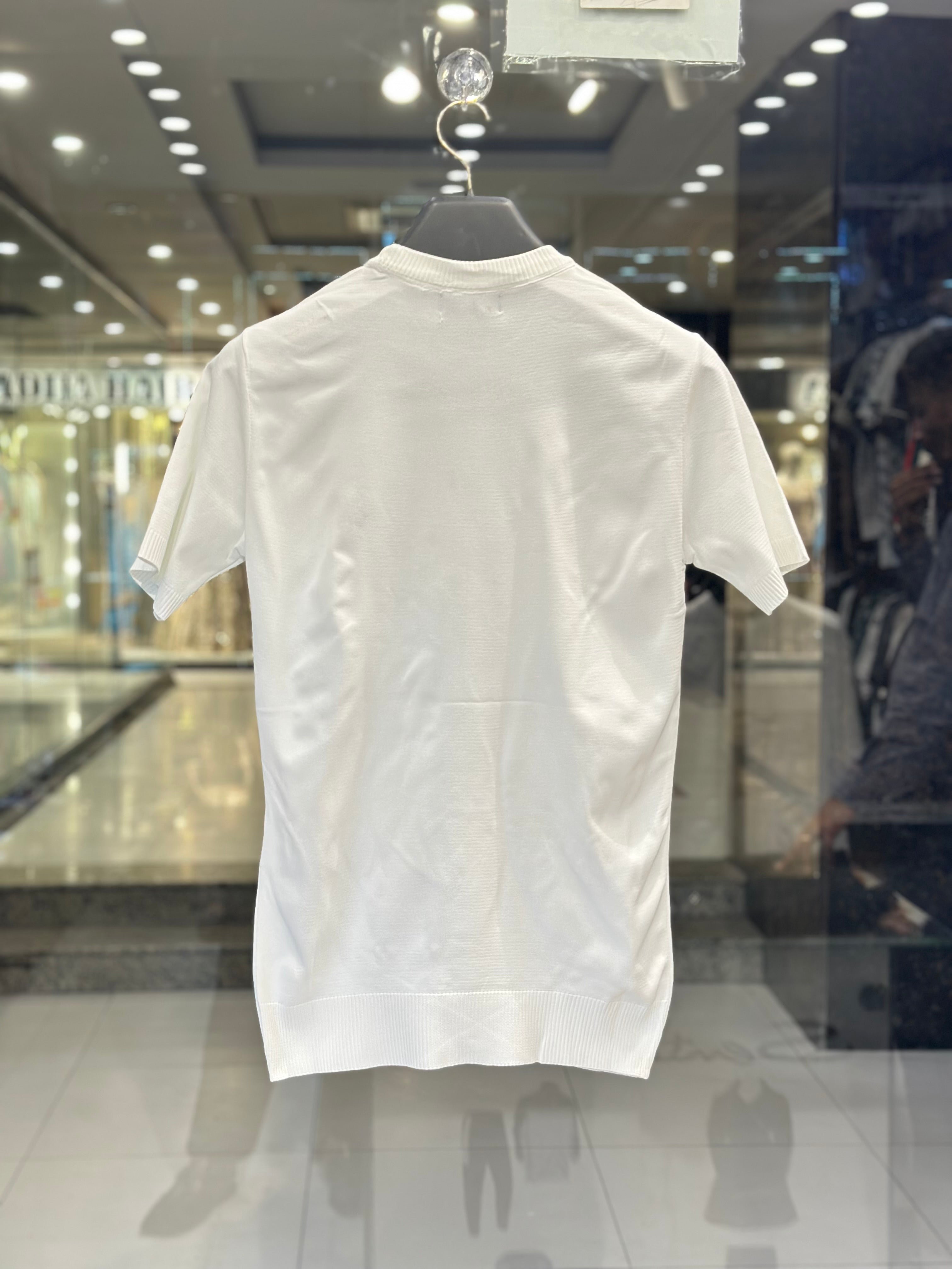 IMG_0522_c17a8237-c39c-4b06-8c15-54219576dc76 Moncler Men's White Cotton Knit T-Shirt With Logo Patch - Image 3