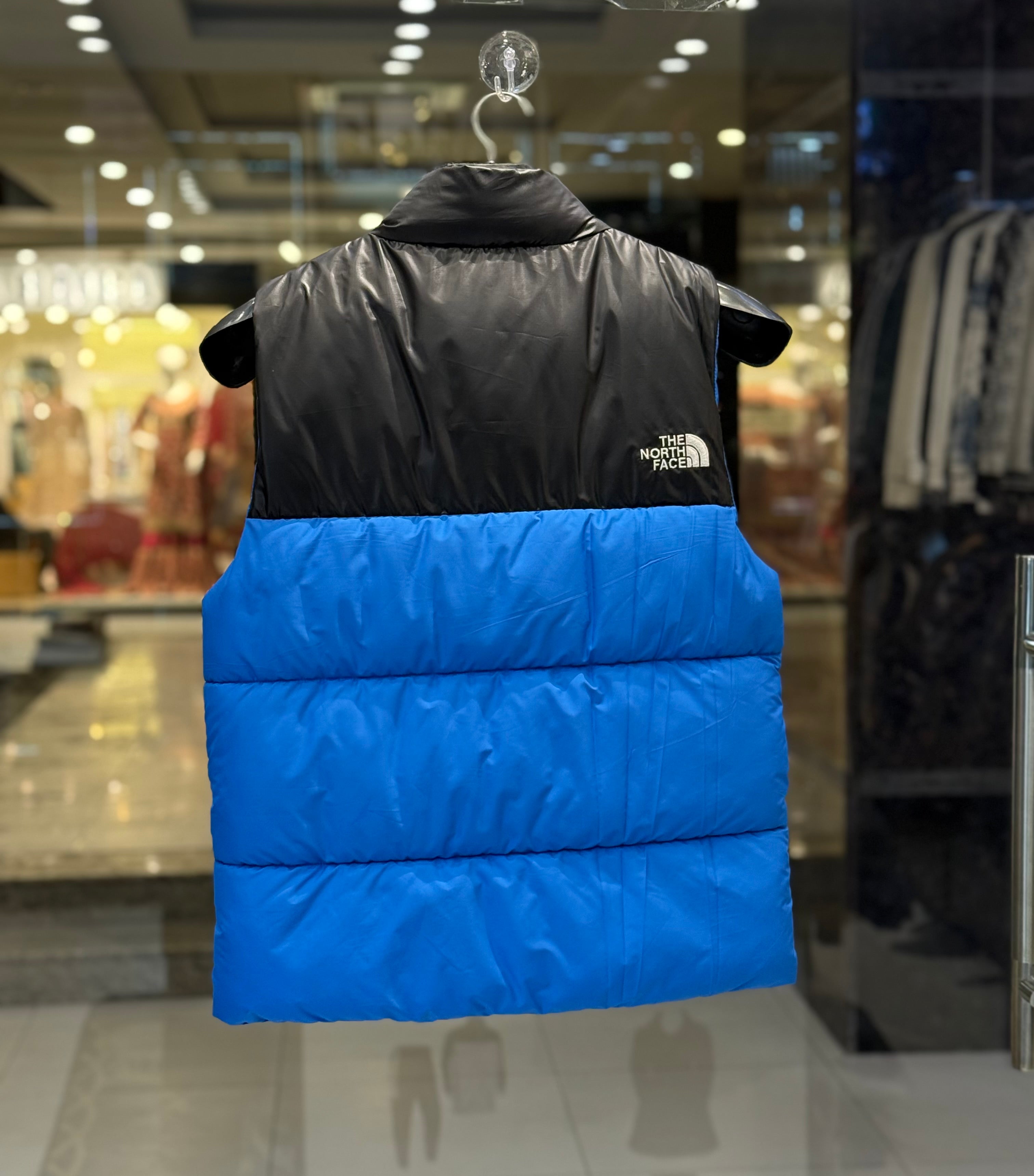 IMG_0660 The North Face Men’s Puffer Sleeveless Jacket - Image 2