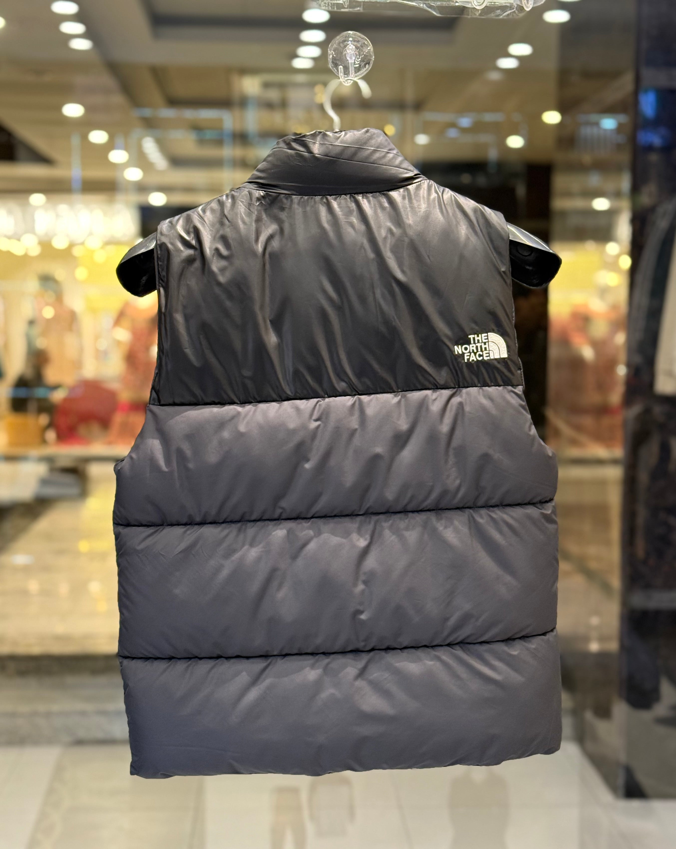 IMG_0663 The North Face Men’s Puffer Sleeveless Jacket | Dark Grey & Black - Image 3
