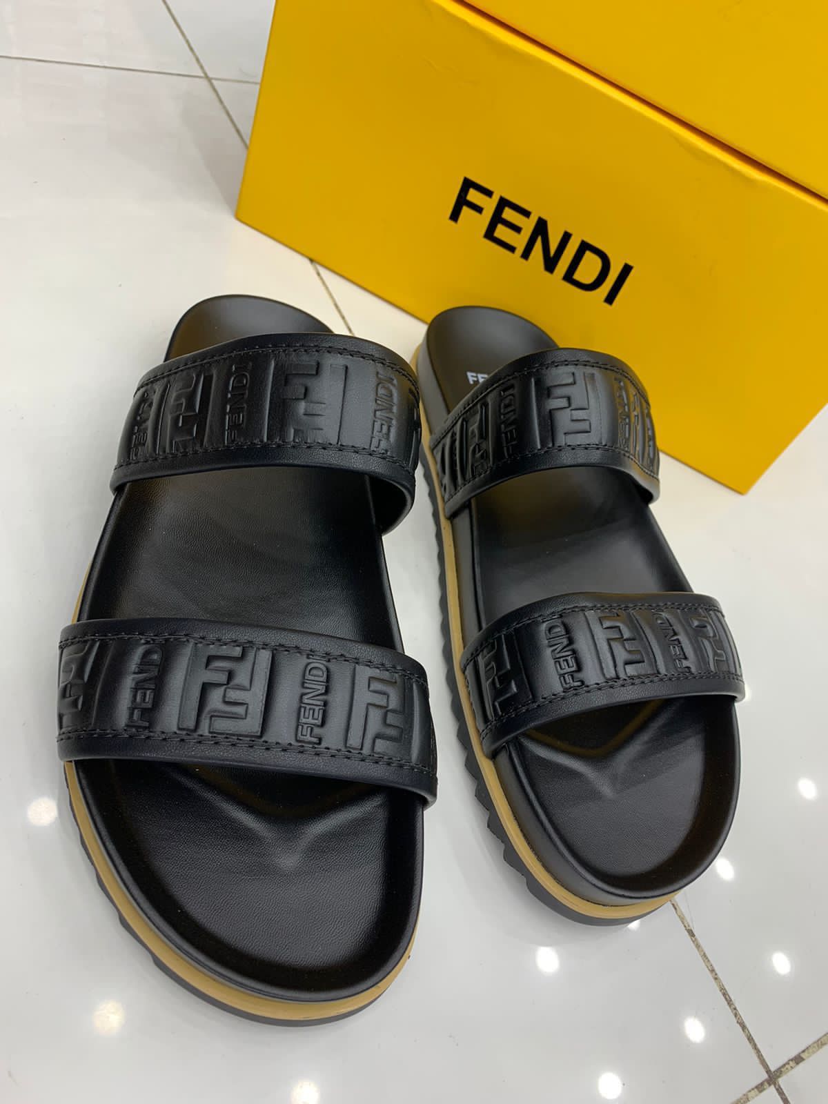 fendi premium slipper with logo