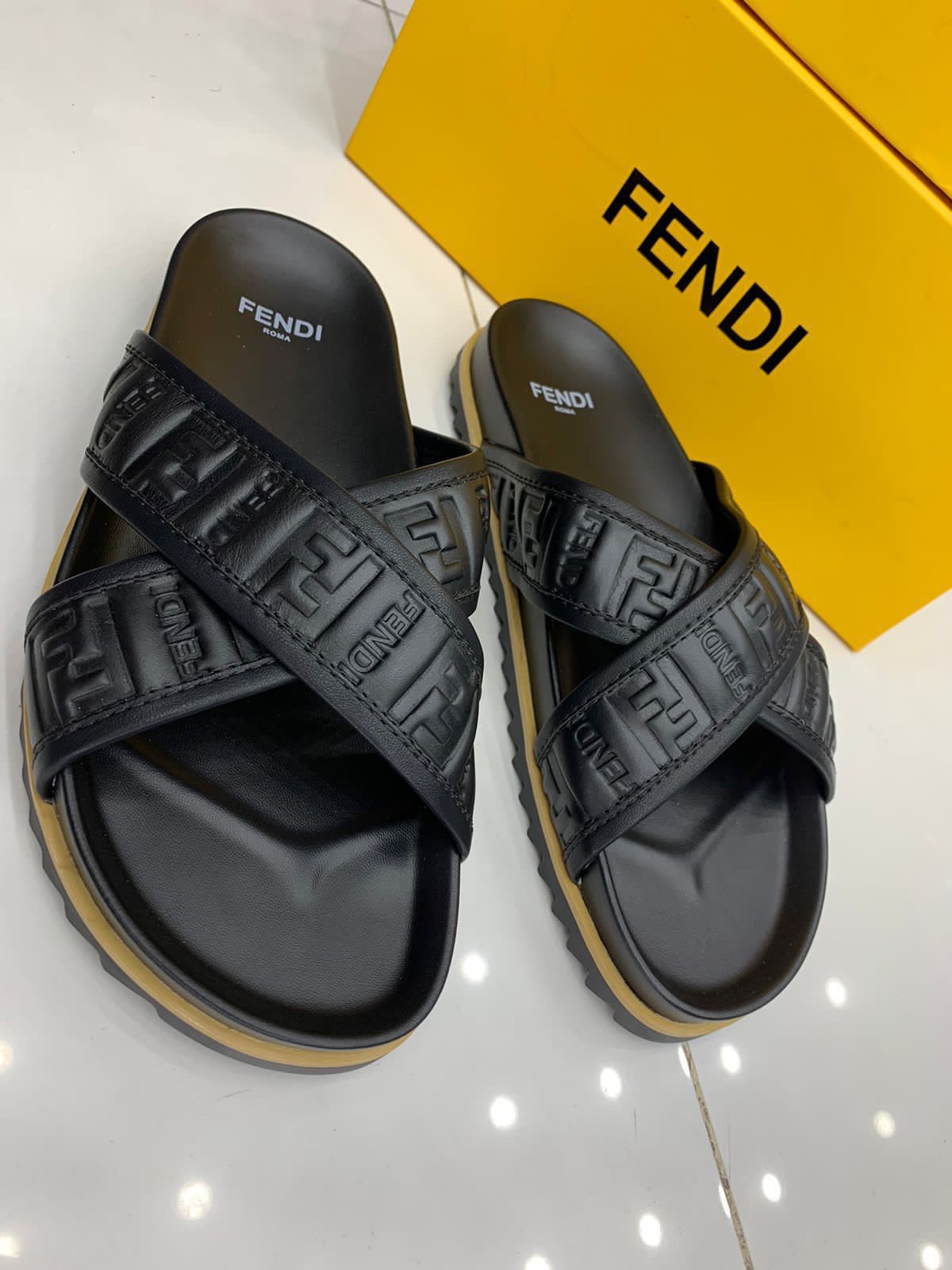 fendi premium slipper with logo
