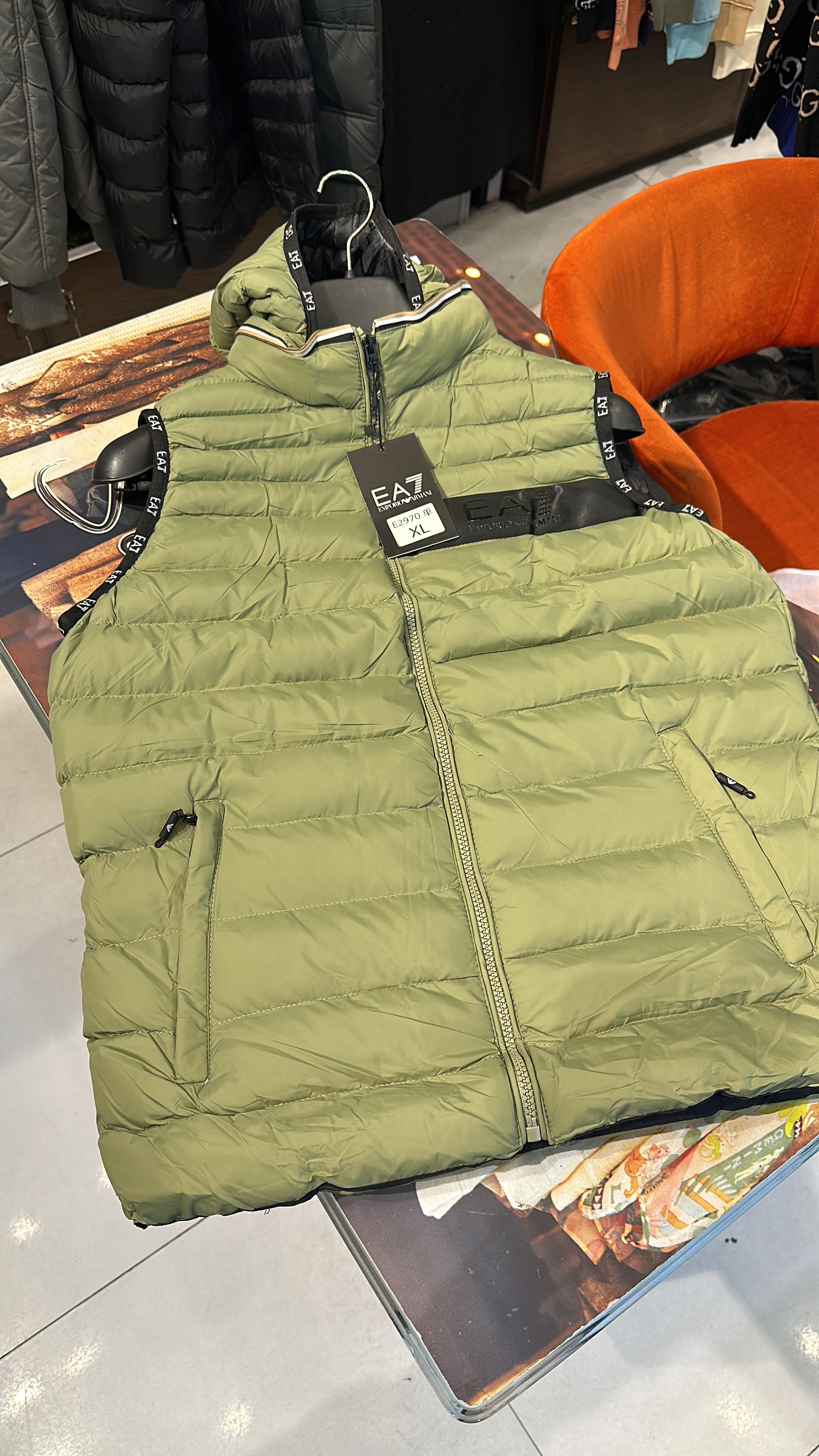 emporio armani high quality super soft zipper sleeveless puffer hoodie jacket