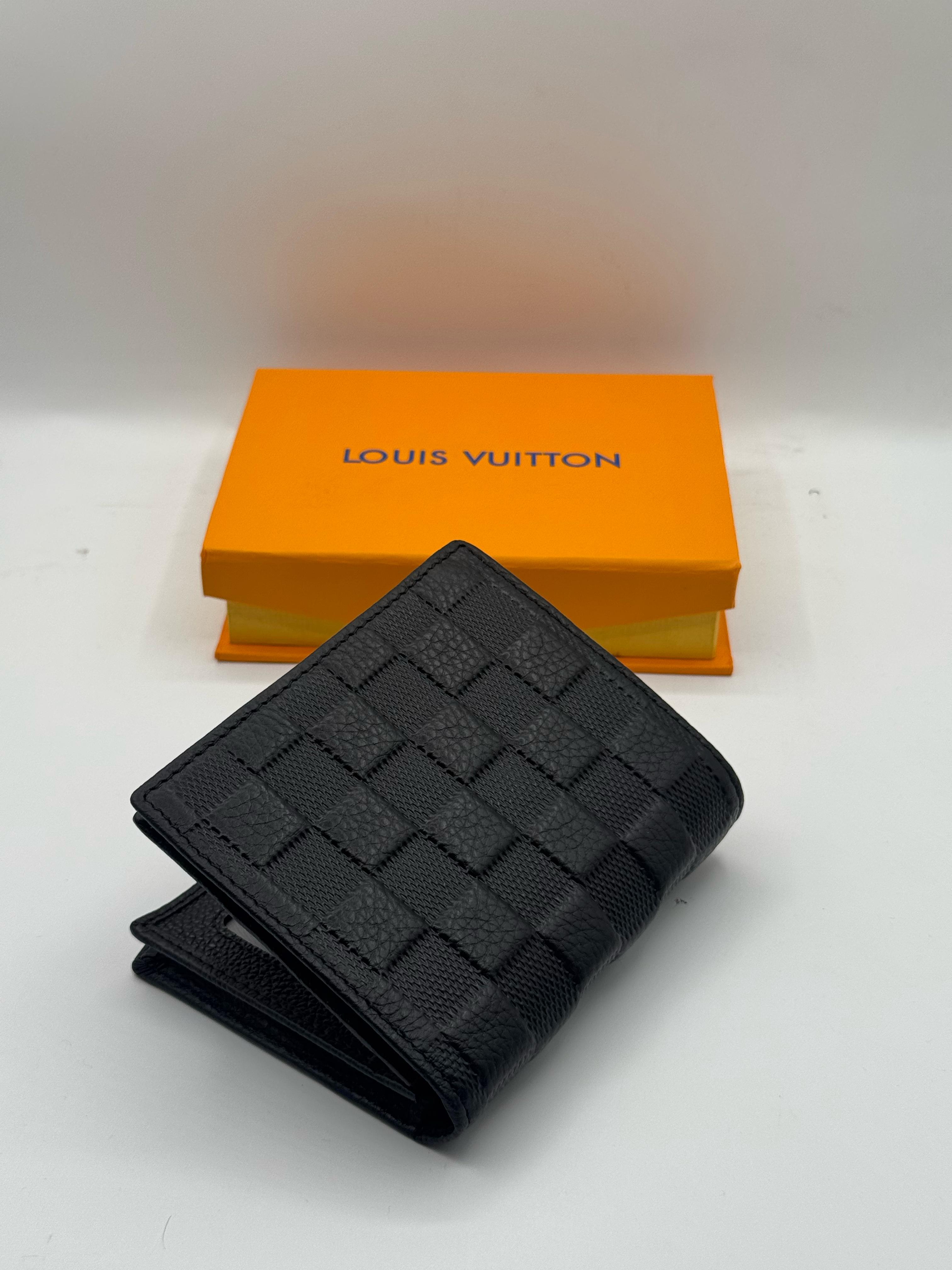 WhatsAppImage2025-04-05at14.40.25_1 LV Book Style High Quality Leather Wallet - Image 3