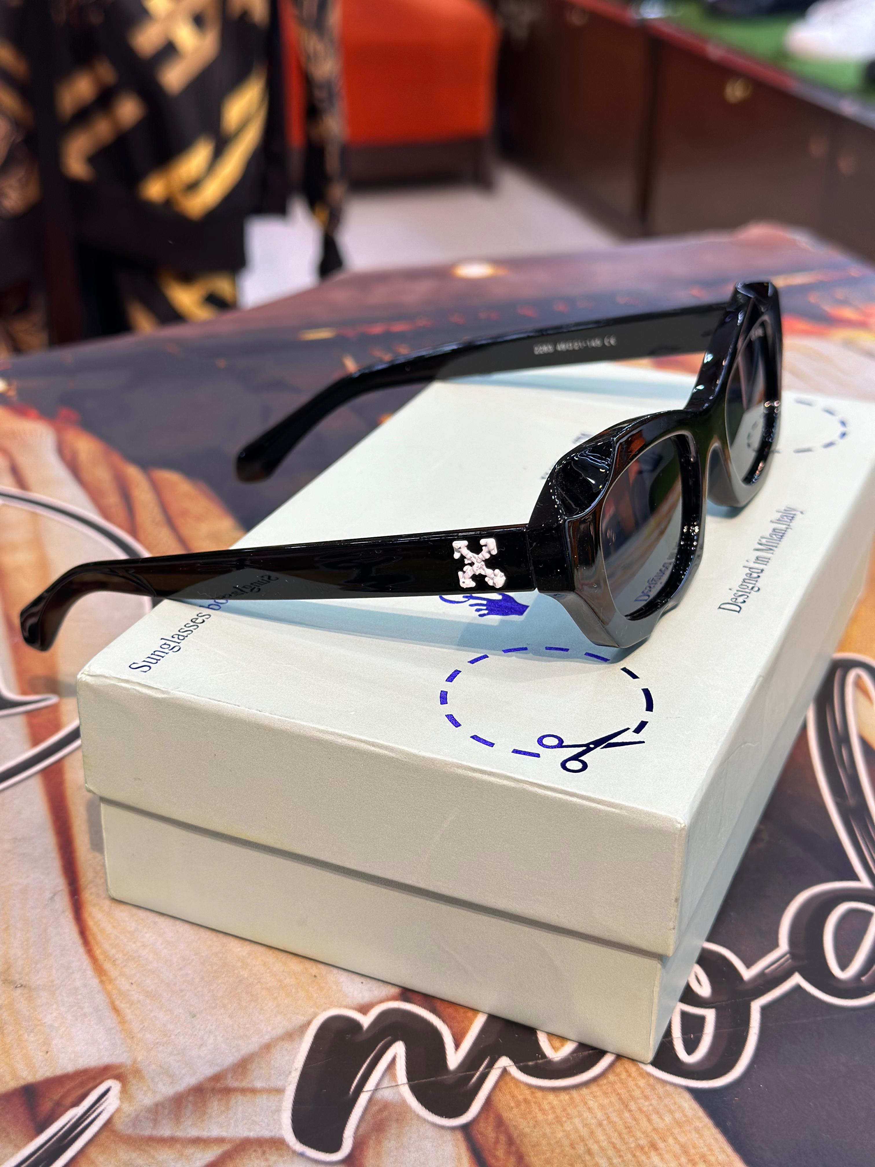 Premium Quality Black Sunglasses - Image 3